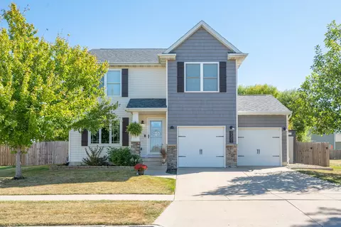 3501 Maple Dr SW, Bondurant, IA 50035