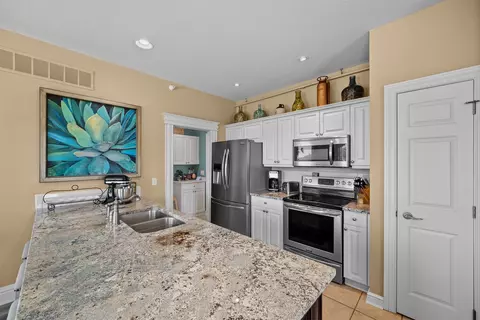 5200 Sunridge Dr #A, Pleasant Hill, IA 50327
