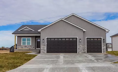 536 W Centennial Dr, Huxley, IA 50124