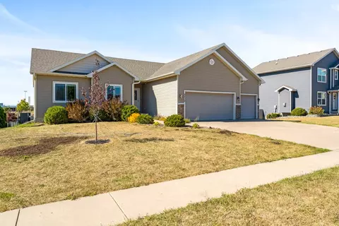 2512 NW Chapel Dr, Ankeny, IA 50023