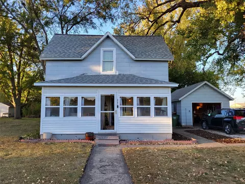 443 E Sycamore St, Ogden, IA 50212