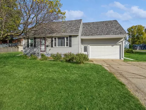 1211 Watrous Ave, Des Moines, IA 50315
