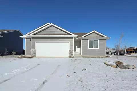 2210 Windcrest Dr, Granger, IA 50109