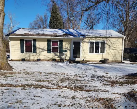 711 6th St SE, Altoona, IA 50009