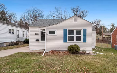 2600 34th St, Des Moines, IA 50310
