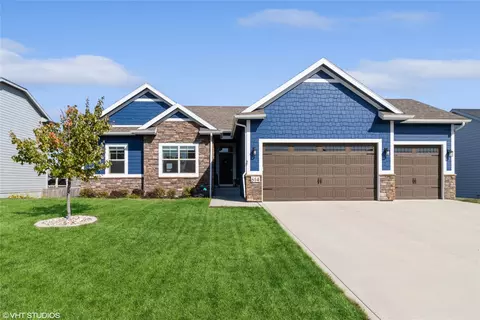 614 NW Reinhart Dr, Ankeny, IA 50023