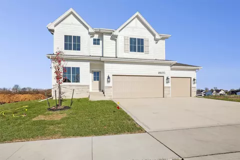 1805 Silver Maple Dr, Norwalk, IA 50211