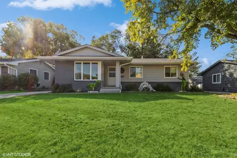 2600 Fairlawn Dr, West Des Moines, IA 50265