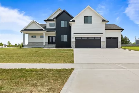 20 NW Alderleaf Dr, Waukee, IA 50263