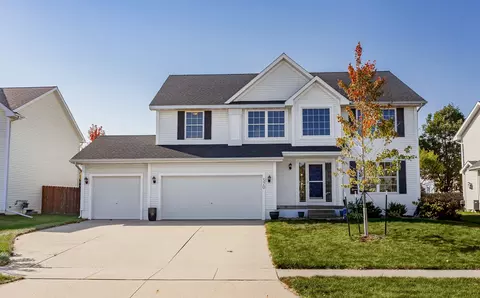 570 SE Whitetail Ln, Waukee, IA 50263
