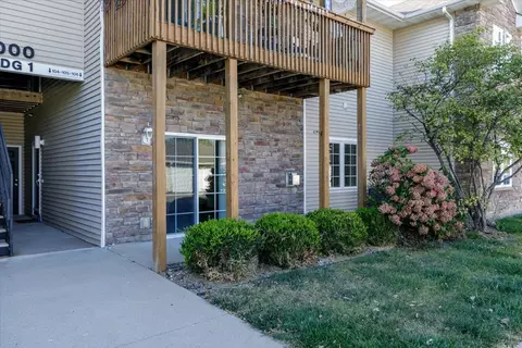 2000 Meadow Ct #104, Des Moines, IA 50320