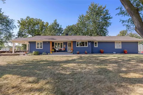 203 Rhinehart Ave, Dallas Center, IA 50063