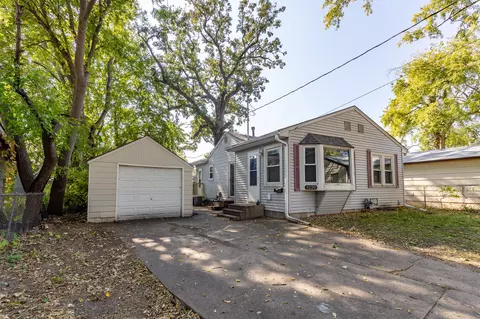 3220 Fleming Ave, Des Moines, IA 50310