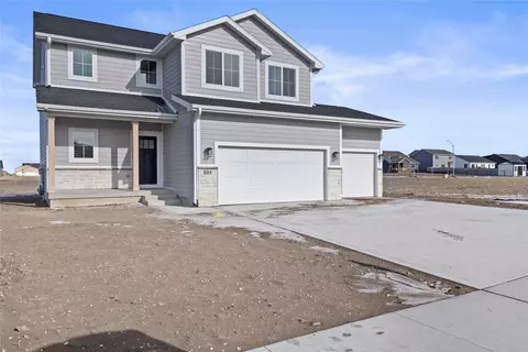 304 11th St NW, Bondurant, IA 50035
