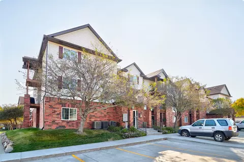 6440 Ep True Pkwy #2101, West Des Moines, IA 50266