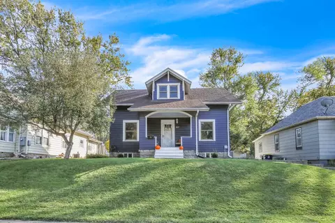 307 Washington St, Pella, IA 50219