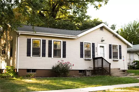 820 23rd St, Des Moines, IA 50312
