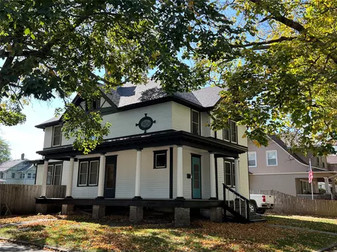 304 W Jefferson St, Winterset, IA 50273
