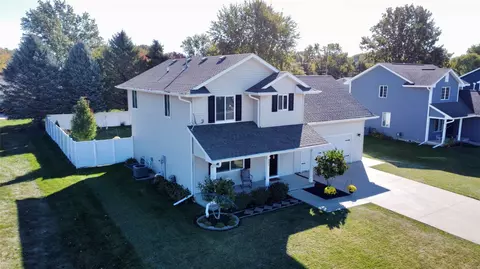 902 Linden St, Pleasantville, IA 50225