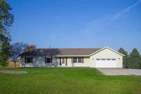 1209 N Highway T15 Hwy, Knoxville, IA 50138