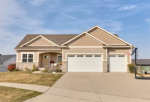 1408 NE Poplar Ct, Grimes, IA 50111