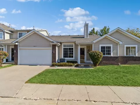5488 Longview Ct #8, Johnston, IA 50131