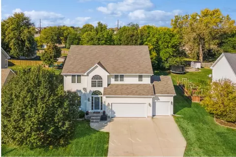 3814 155th St, Urbandale, IA 50323