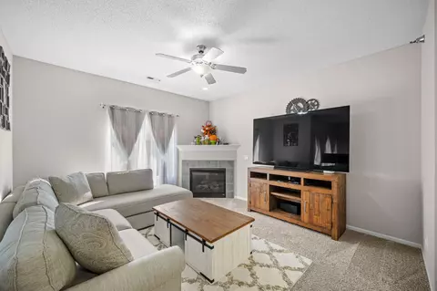 8601 Westown Pkwy #21204, West Des Moines, IA 50266