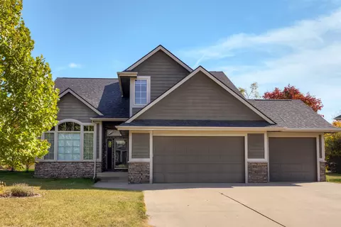 4107 159th St, Urbandale, IA 50323