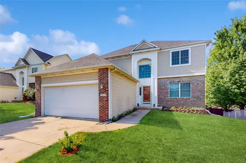 7717 Boulder Dr, West Des Moines, IA 50266
