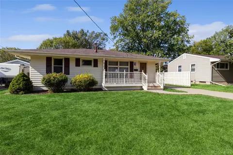 2708 E 39th St, Des Moines, IA 50317