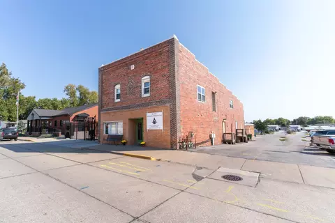 155 N 1st St, Carlisle, IA 50047