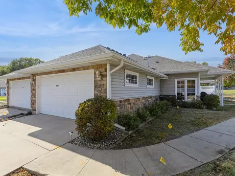 2062 SW 35th St, Ankeny, IA 50023
