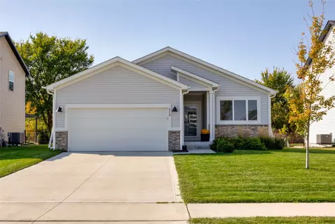 210 NW Georgetown Dr, Waukee, IA 50263