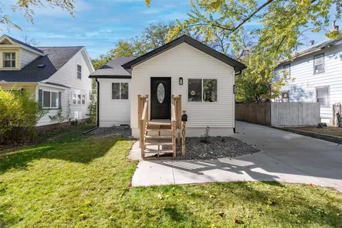 2014 E 13th St, Des Moines, IA 50316