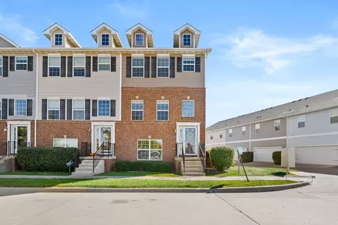 611 Nantucket Pl, Norwalk, IA 50211