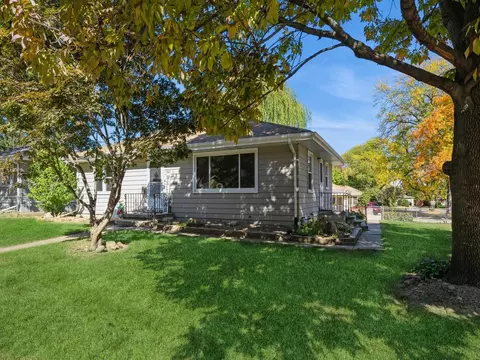 3901 Madison Ave, Des Moines, IA 50310