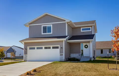 5367 Brook View Ave, Des Moines, IA 50317