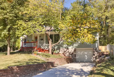 5629 Dagle Dr, Des Moines, IA 50311