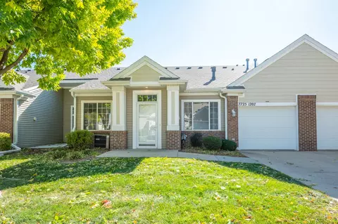 7725 Wistful Vista Dr #1207, West Des Moines, IA 50266