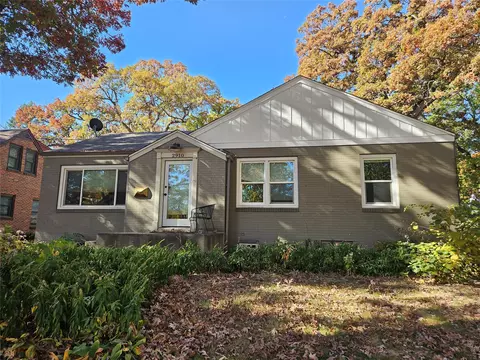 2910 34th St, Des Moines, IA 50310