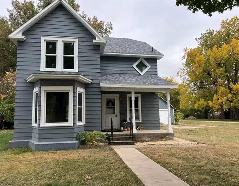 302 State St, Liscomb, IA 50148