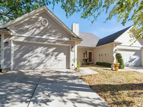 3305 Ep True Pkwy #902, West Des Moines, IA 50265
