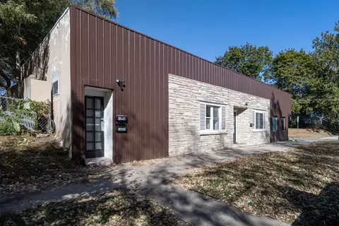 1658 E Walnut St, Des Moines, IA 50316