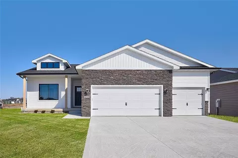 3025 Darling Rd, Waukee, IA 50263