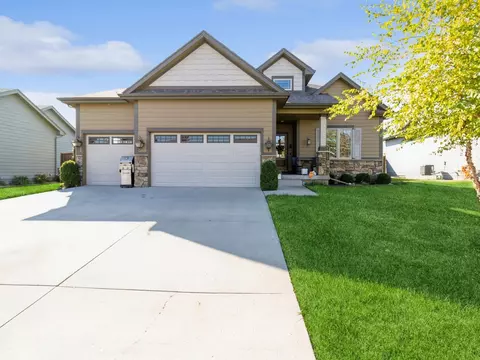 780 NE Bowman Dr, Waukee, IA 50263