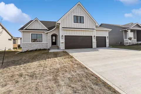 551 Napoli Ave, West Des Moines, IA 50266