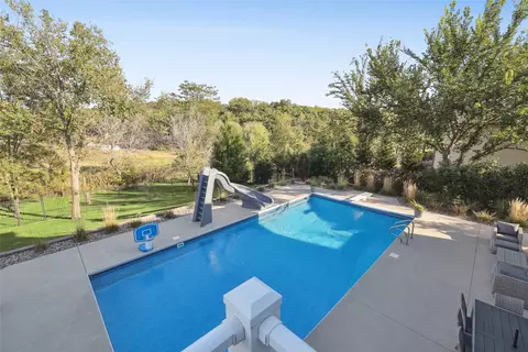 710 S Tiburon Cv, West Des Moines, IA 50266