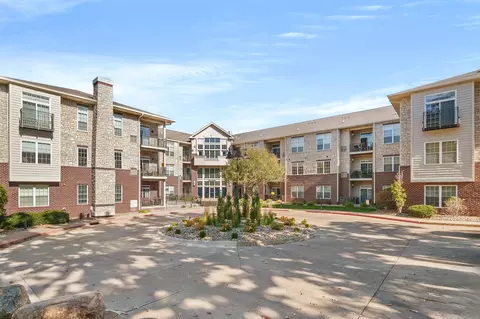 3031 Grand Ave #202, Des Moines, IA 50312
