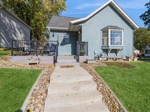 600 Peace St, Pella, IA 50219